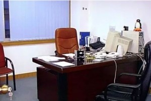 互联网CEO们曾经的办公桌长什么样?