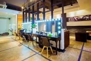 90后温州大学生魏旭明:拍最美证件照创业 已经开出三家店