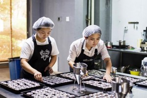 85后美女陈小鹿:微信朋友圈卖自制芝士条创业月入40万